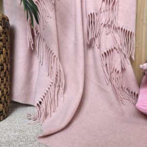 Alternative view of Wolldecke & Wollplaid, 90 % Merinowolle,10% Kaschmir "Faro U" rosa