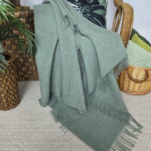 Alternative view of Wollplaid & Wolldecke "Tirol MU" hellolive