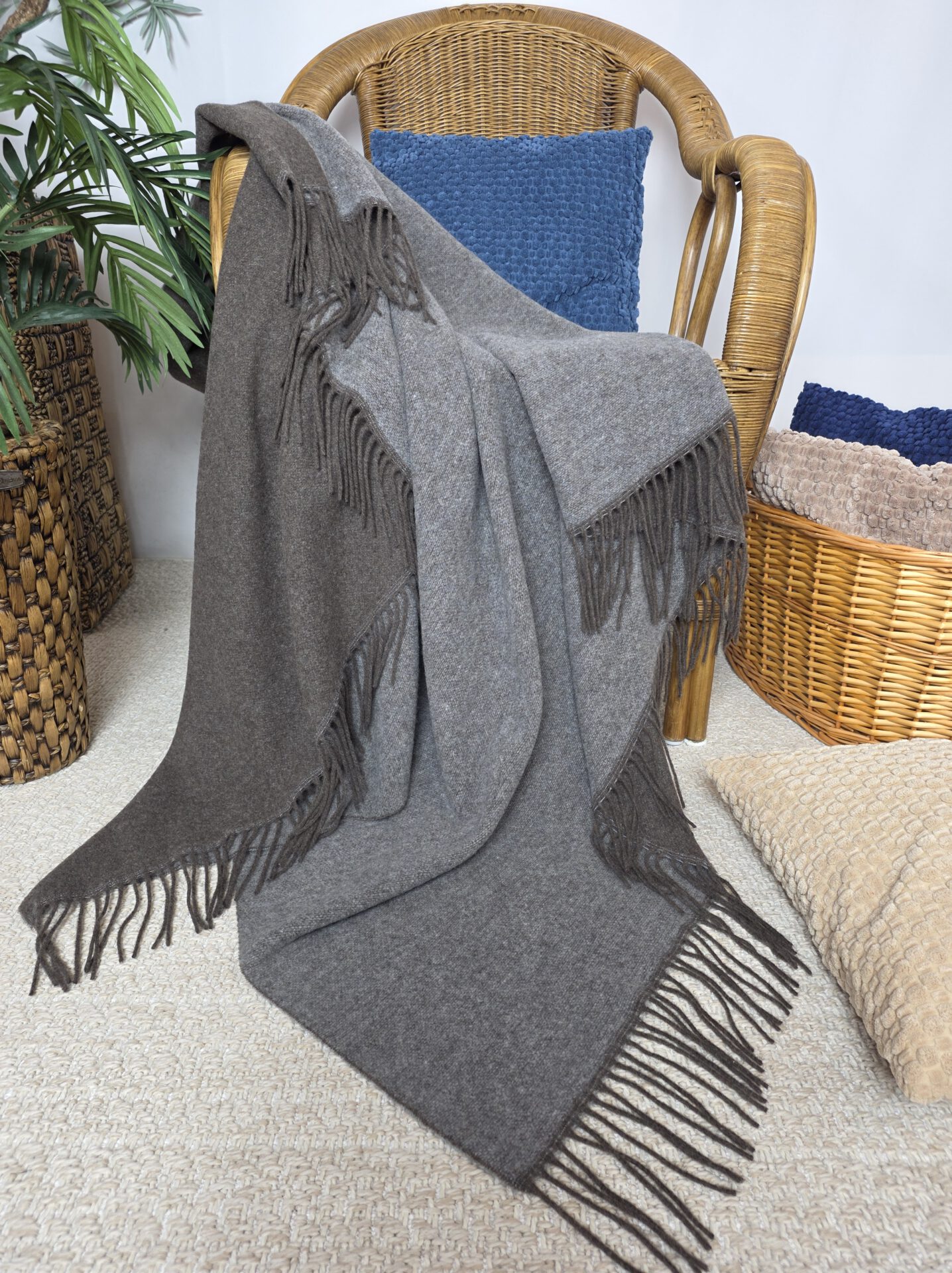 Wolldecke & Wollplaid, 90 % Merinowolle,10% Kaschmir "Faro DF" braun-hellgrau – Bild 3