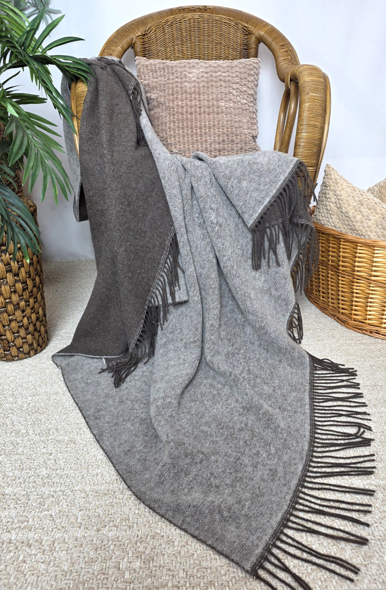 Wolldecke & Wollplaid, 90 % Merinowolle,10% Kaschmir "Faro DF" braun-weiß – Bild 3