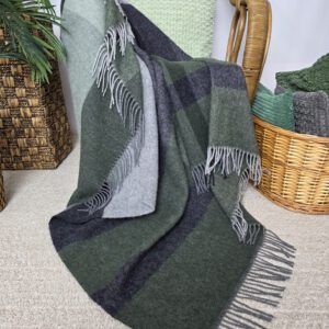 Alternative view of Wollplaid & Wolldecke "Tirol F" olive-hellolive-grau