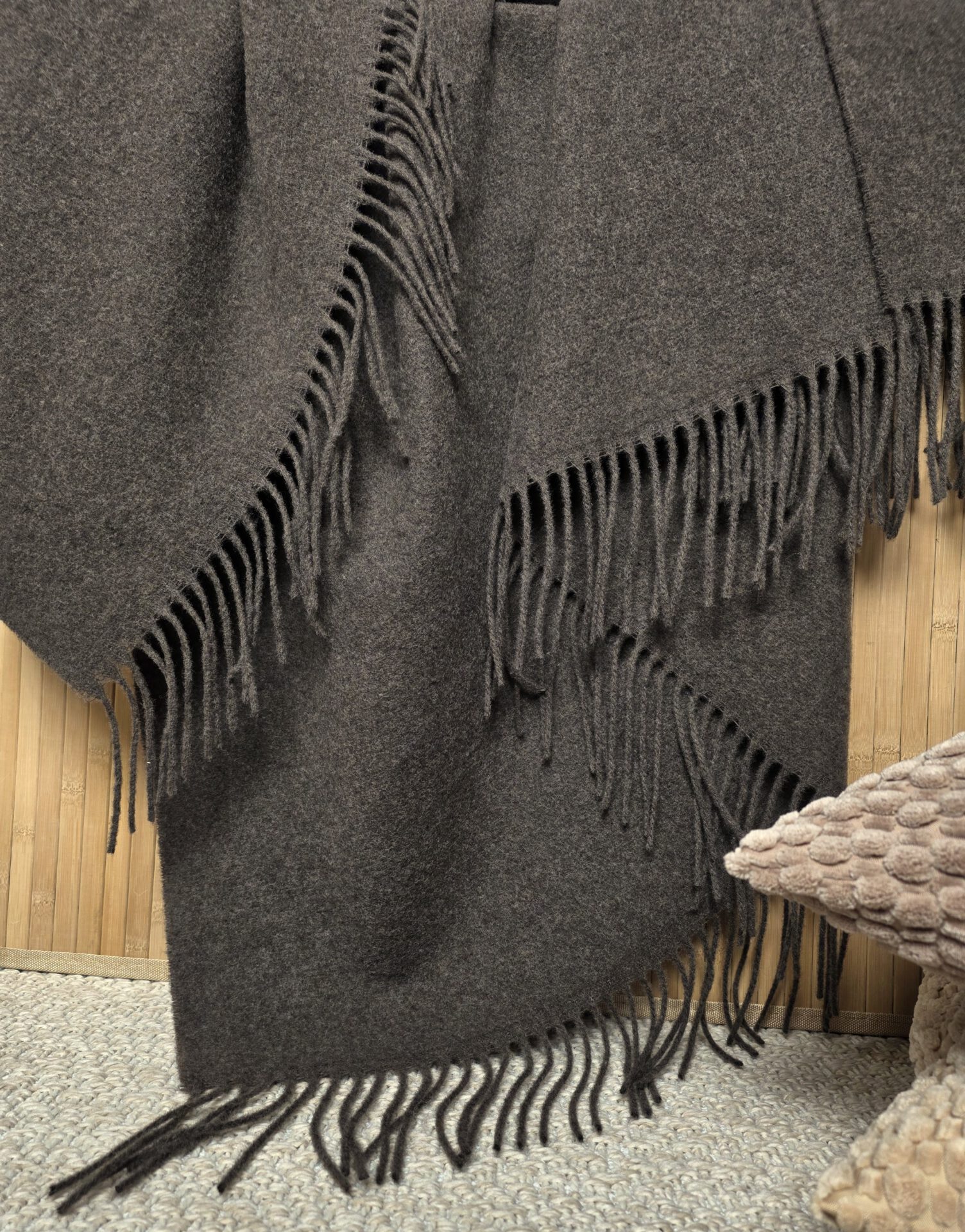 Wolldecke & Wollplaid, 90 % Merinowolle,10% Kaschmir "Faro U" dunkelbraun – Bild 2