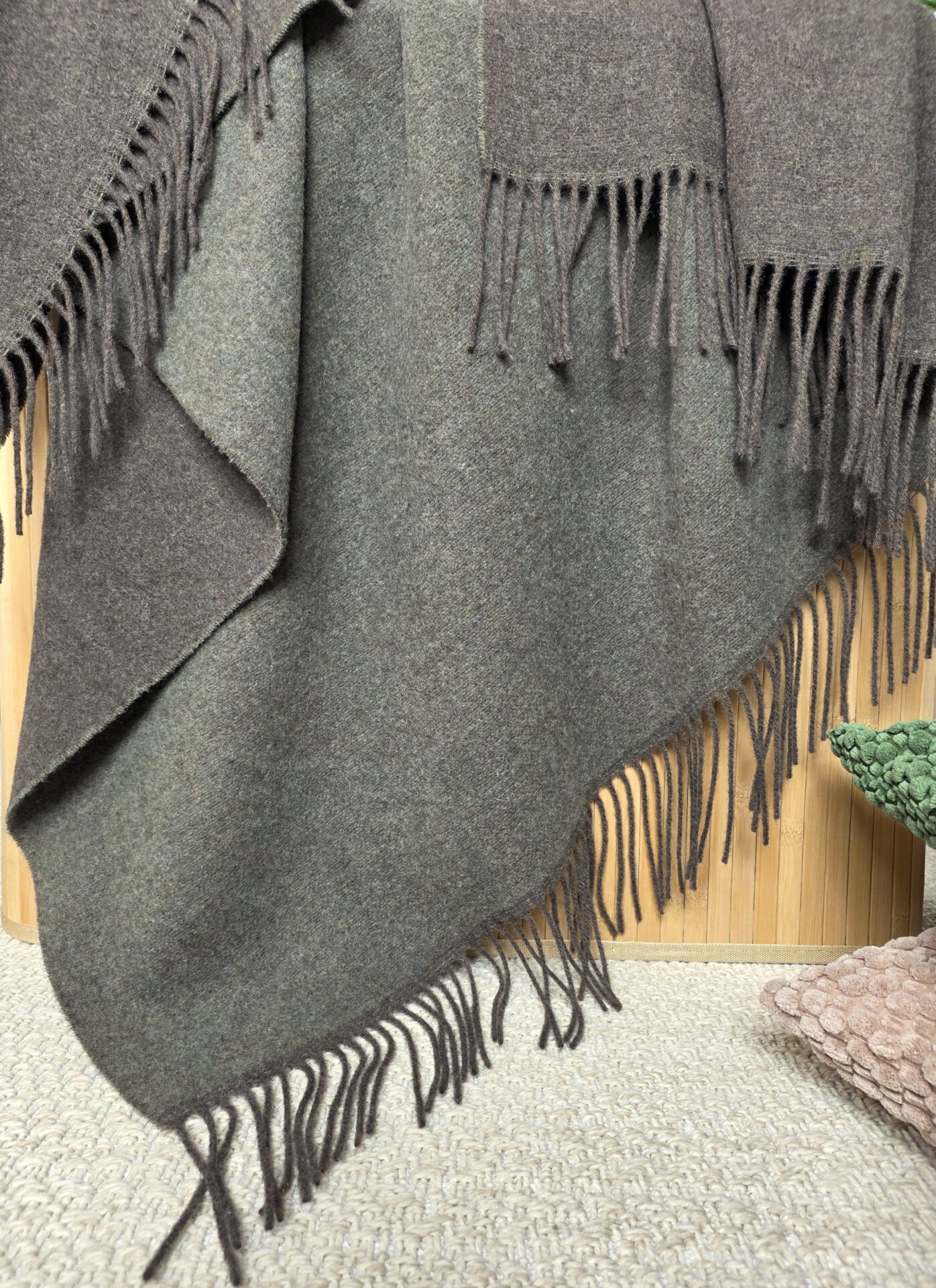 Wolldecke & Wollplaid, 90 % Merinowolle,10% Kaschmir "Faro DF" braun-olive – Bild 2