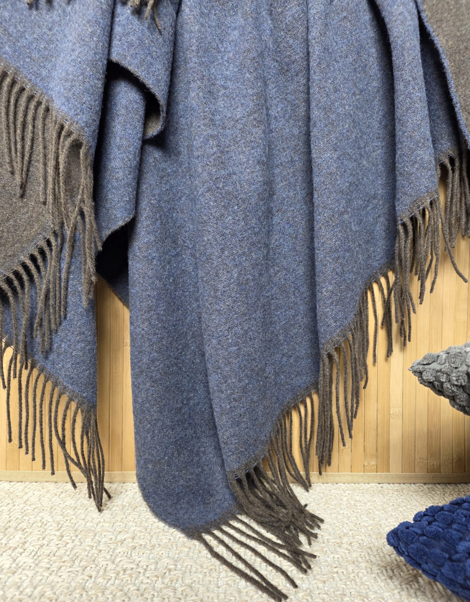 Wolldecke & Wollplaid, 90 % Merinowolle,10% Kaschmir "Faro DF" braun-blau – Bild 2