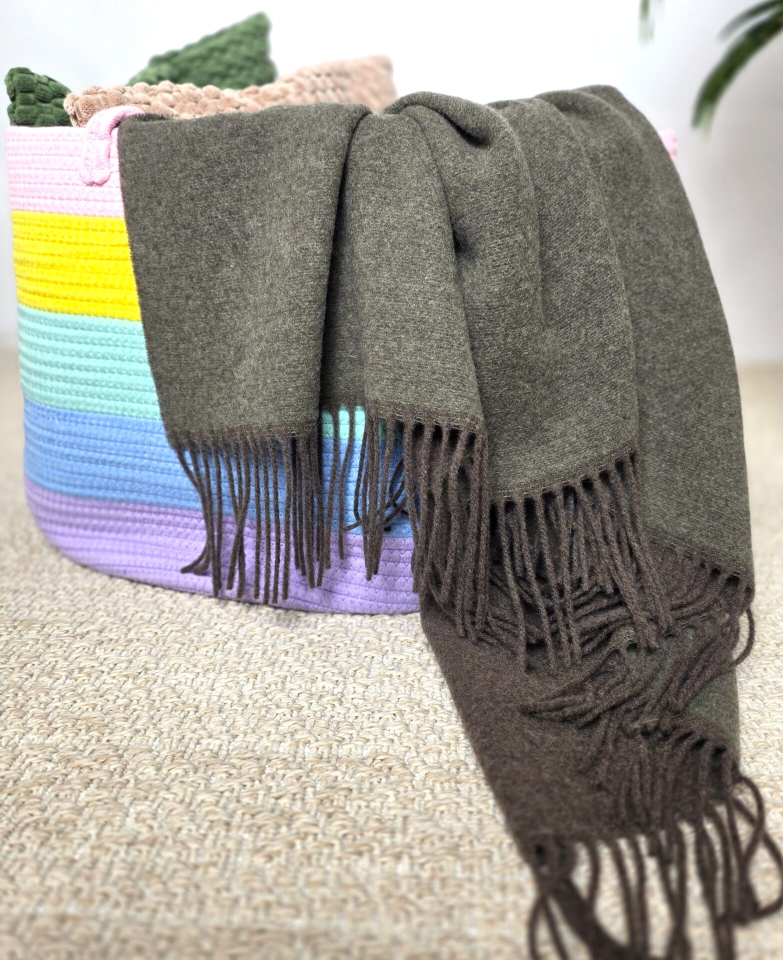 Wolldecke & Wollplaid, 90 % Merinowolle,10% Kaschmir "Faro DF" braun-olive – Bild 5