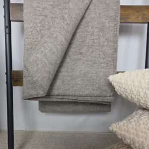 Alternative view of Wollplaid & Wolldecke "Selva U" taupe