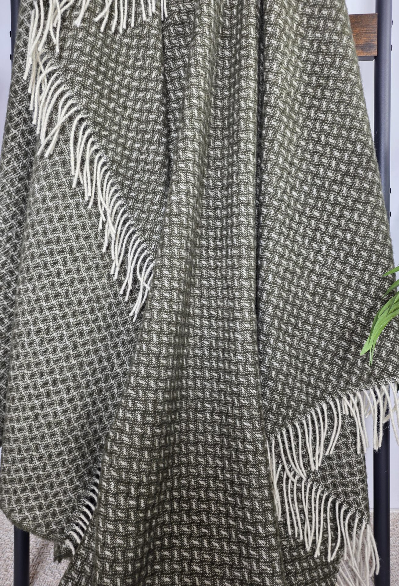 Wollplaid & Wolldecke "Nord L" weiß-olive – Bild 2